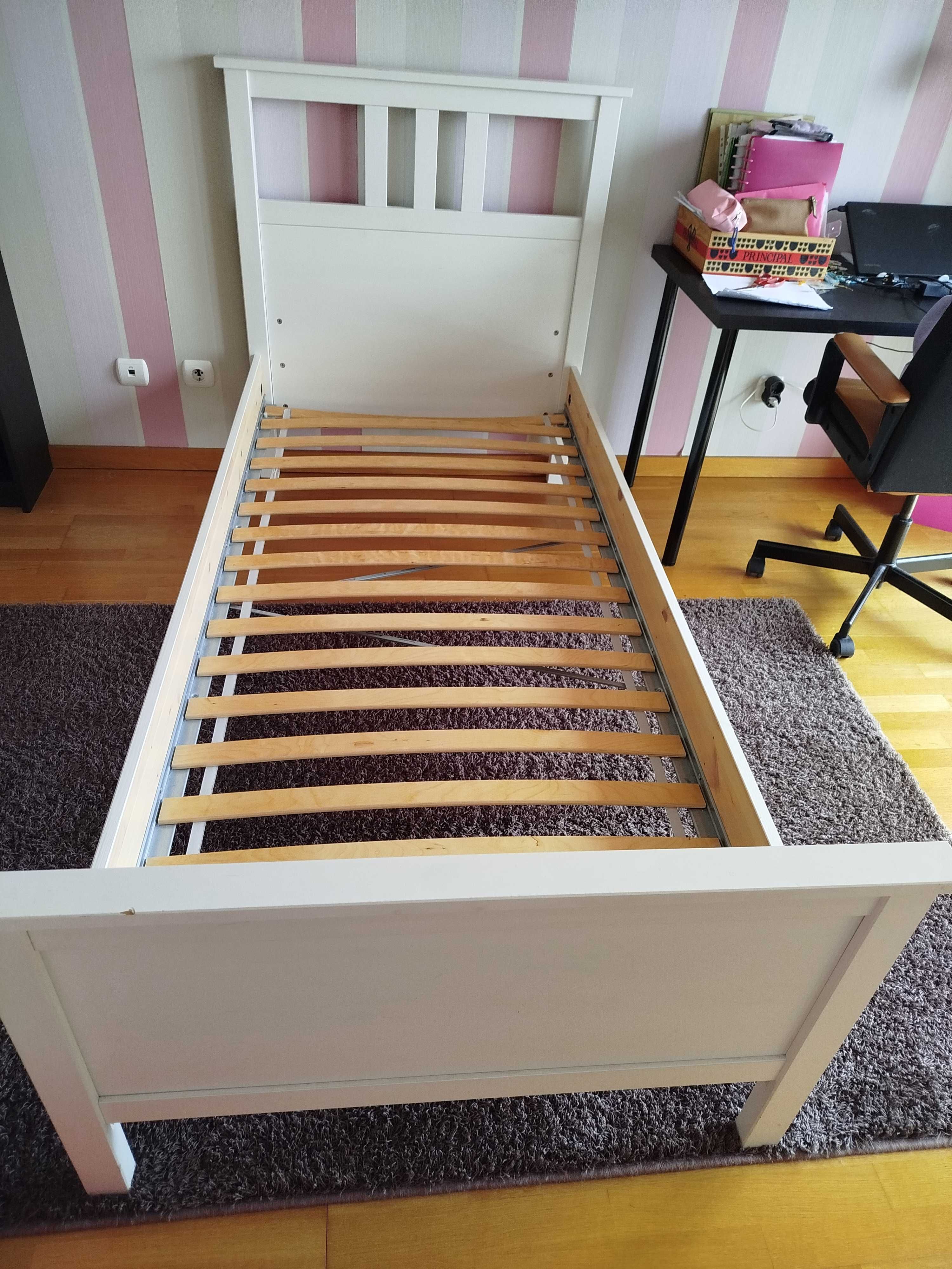 Cama individual modelo IKEA em muito bom estado