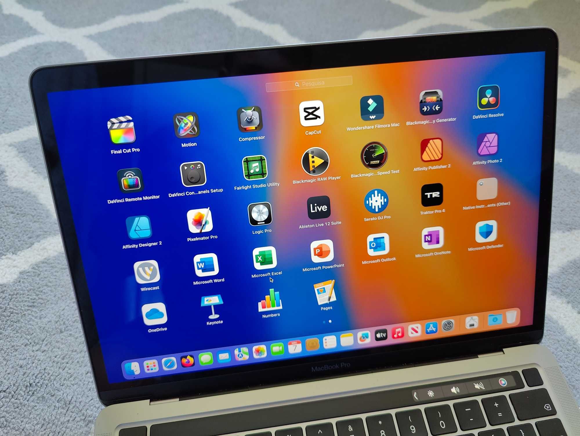 MacBook Pro 13" 2020 TouchBar i7 16GB 500GB SSD Final Cut DJ Office #4