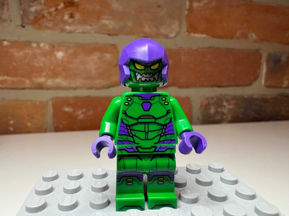 Продам фігурки лего