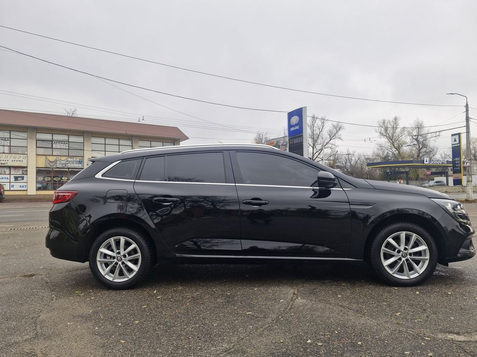 Renault Megane 4  2018 дизель 1.5 в шикарном состоянии !