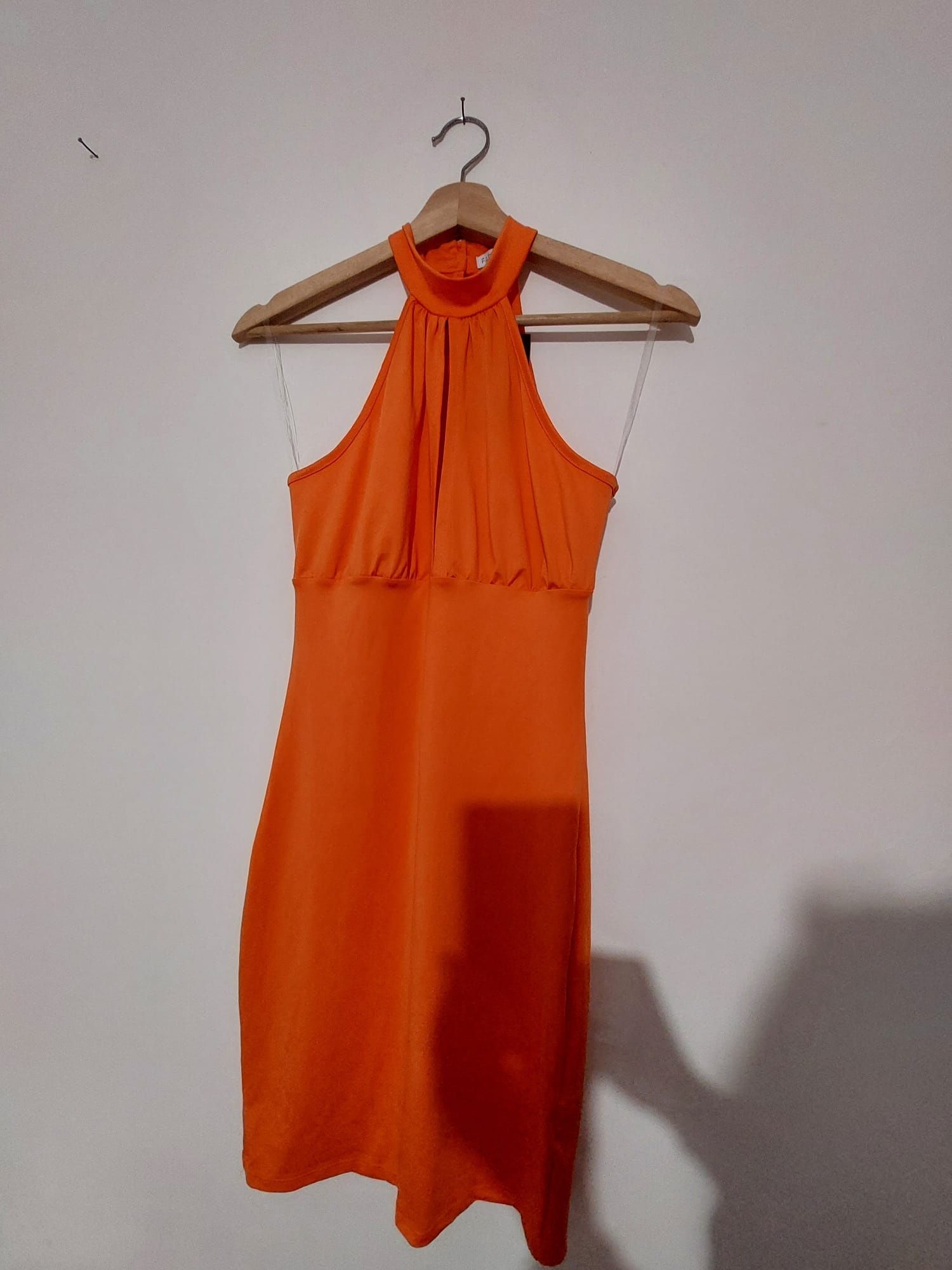 Vestido laranja novo Fashion Nova