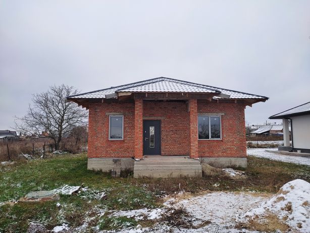 Продаж новозбудованого будинку в Рованцях