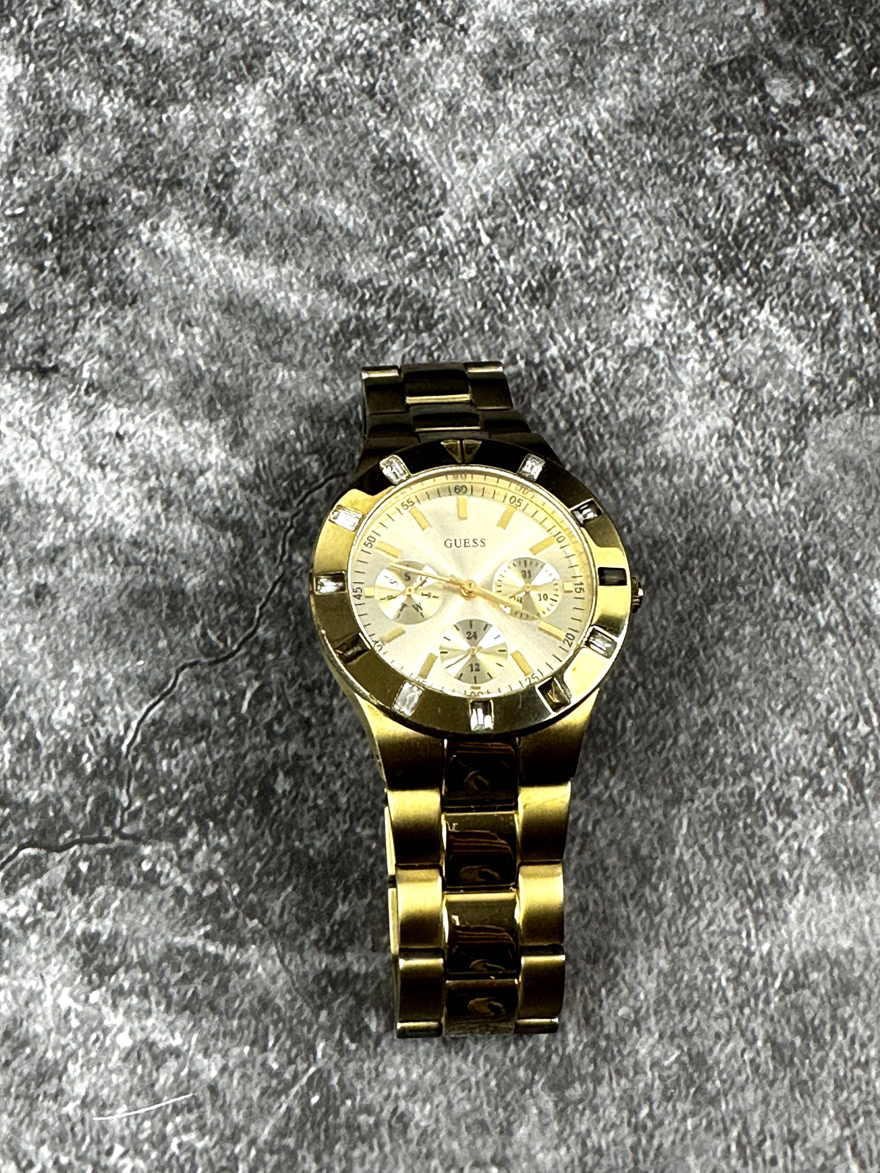 Relógio Guess Dourado - Quase Sem Uso