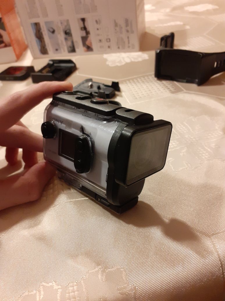 Kamera ActionCam Sony FDR-X3000R z akcesoriami(AKA-FGP1)+uchwyt