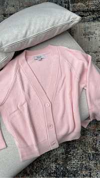rózowy kardigan COS sweter
