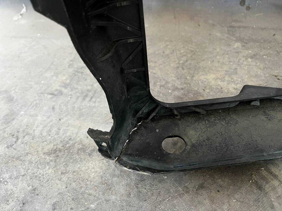 Панель радіатора передня Телевізор  Tesla Model S 1034038-00-F