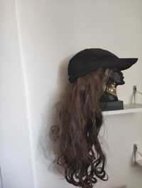 Peruka - długie kręcone włosy z czapką
