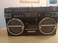 Radio magnetofon bombox