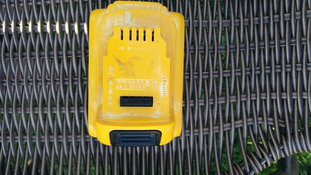 Шуруповерт DeWalt DCD 796