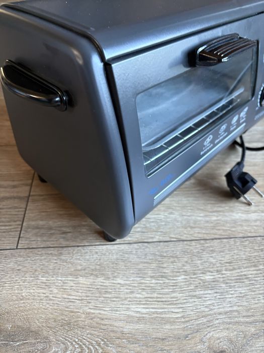 Mini piekarnik elektryczny