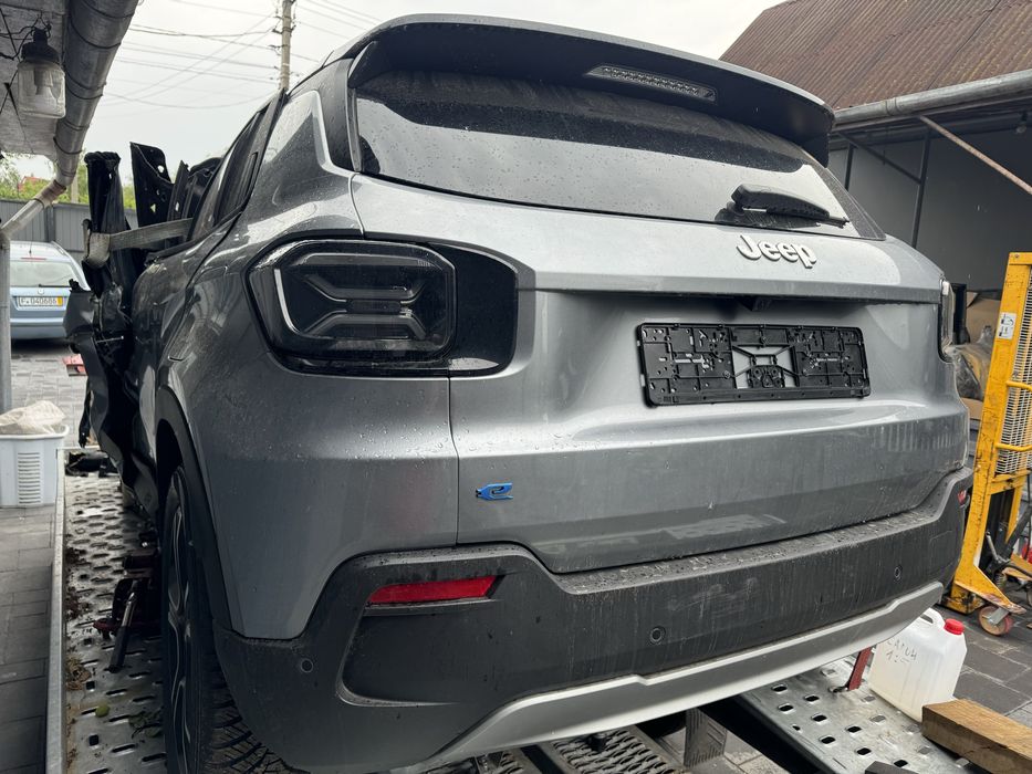 Бампер Jeep Avenger електро