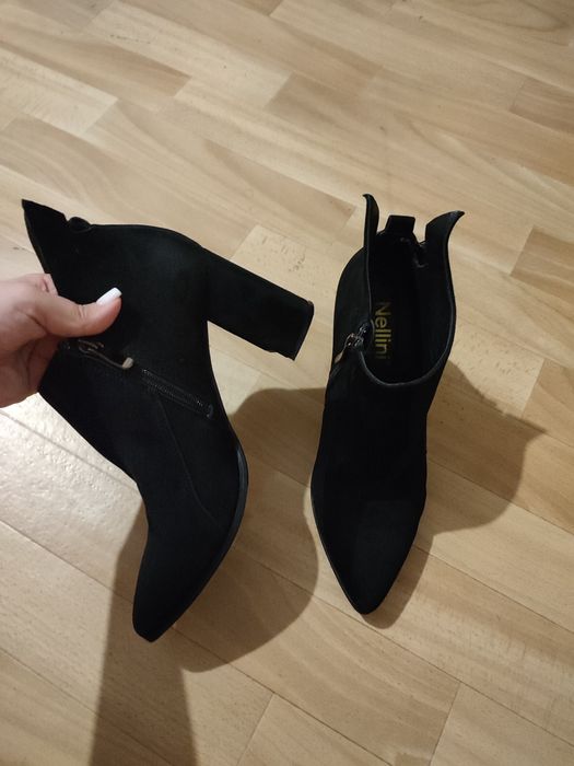 Продам полусапожки весна -осень женская р 40