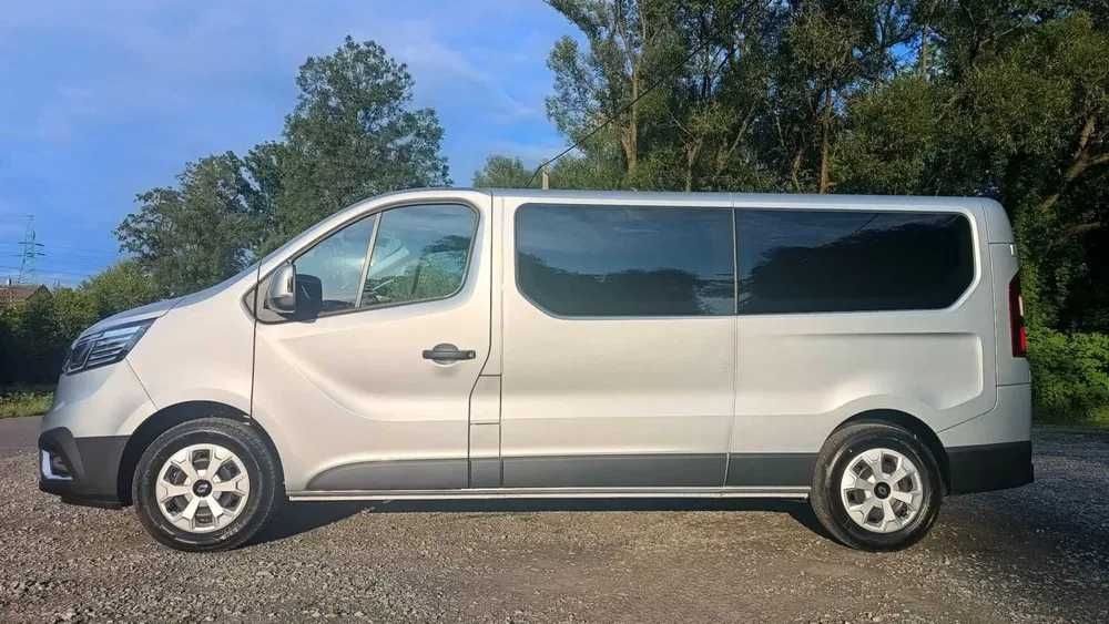 NOWY Renault Trafic 2025 – Wynajem Bus 9-osobowy | Terminy wakacyjne!