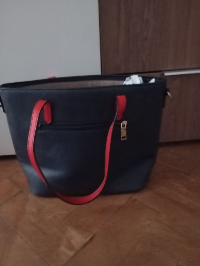 Mala Tommy Hilfiger (em boas condições)