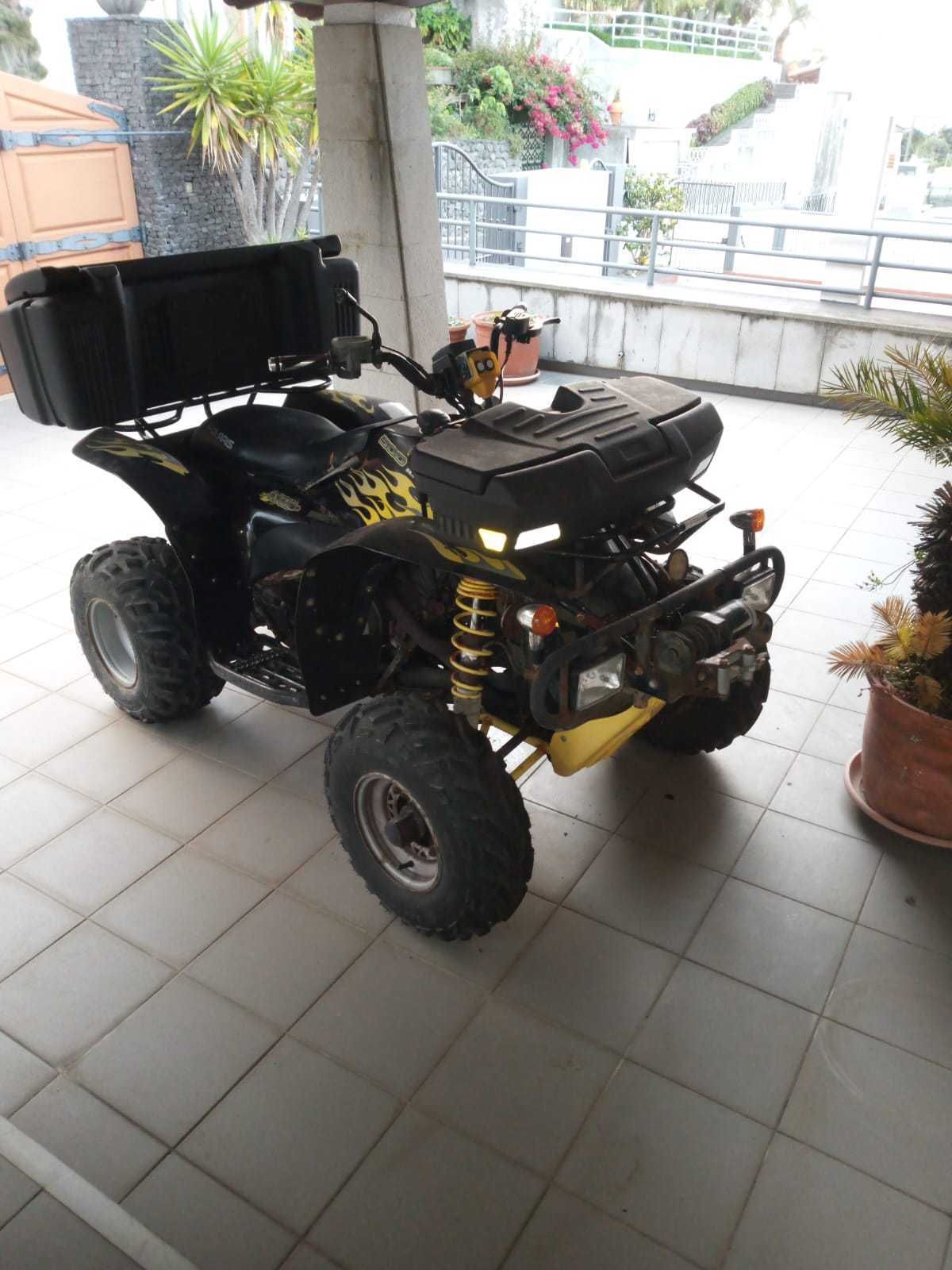 Polaris Scrambler 500cc, 4x4 – 2004