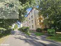 Mieszkanie 3-pokojowe w centrum na parterze.