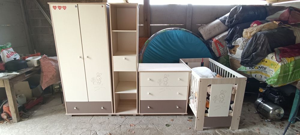 Meble dziecięce komplet