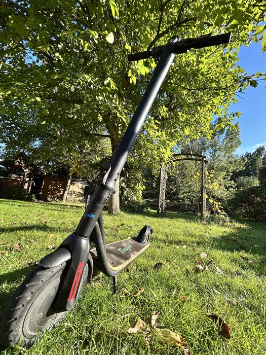 Hulajnoga elektryczna FRUGAL Impulse 25km 250W 8.5" Czarny