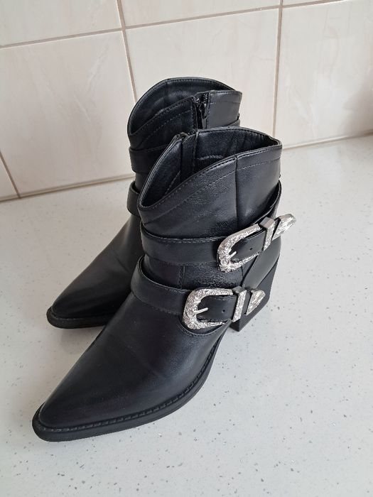 Czarne botki ocieplane 38r.