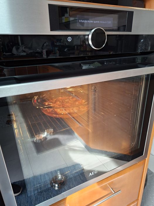 Forno AEG 2 tabuleiros e 1 grelha