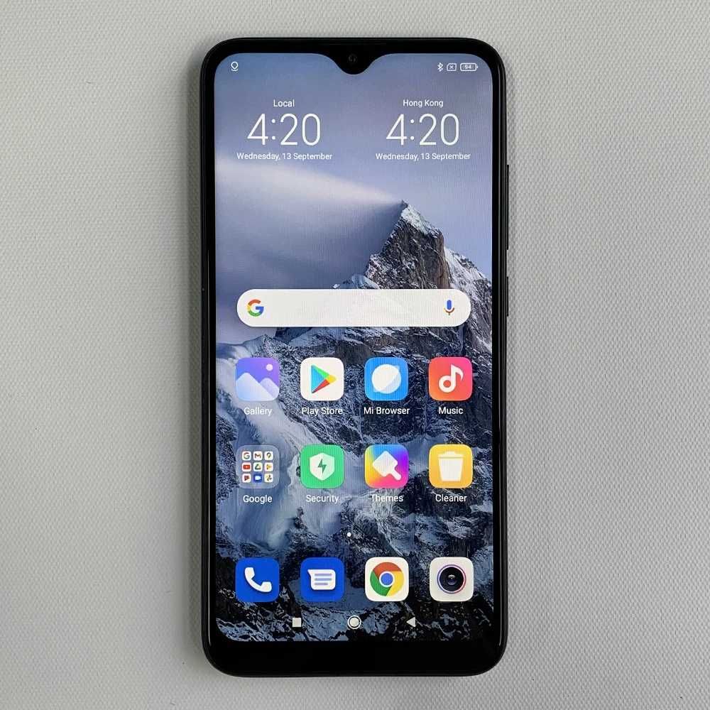 НОВЫЙ Xiaomi Redmi 8  4/64GB плюс чехол