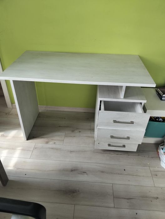 Komplet mebli do pokoju dziecięcego