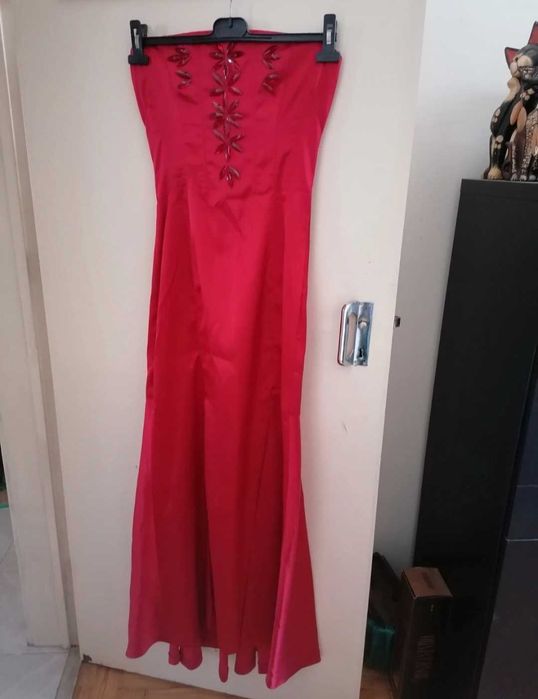 Vestido vermelho cetim Américo Tavar