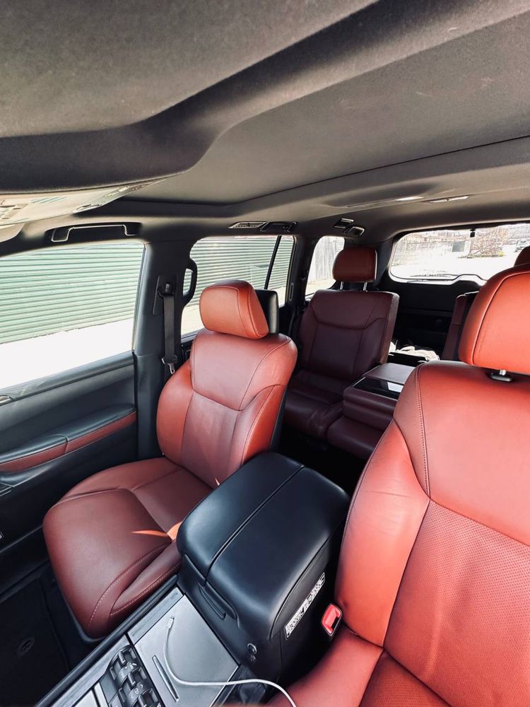 Шикарний  Lexus LX 570!
