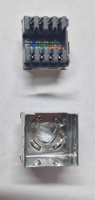 Gniazda RJ45 i patchkordy