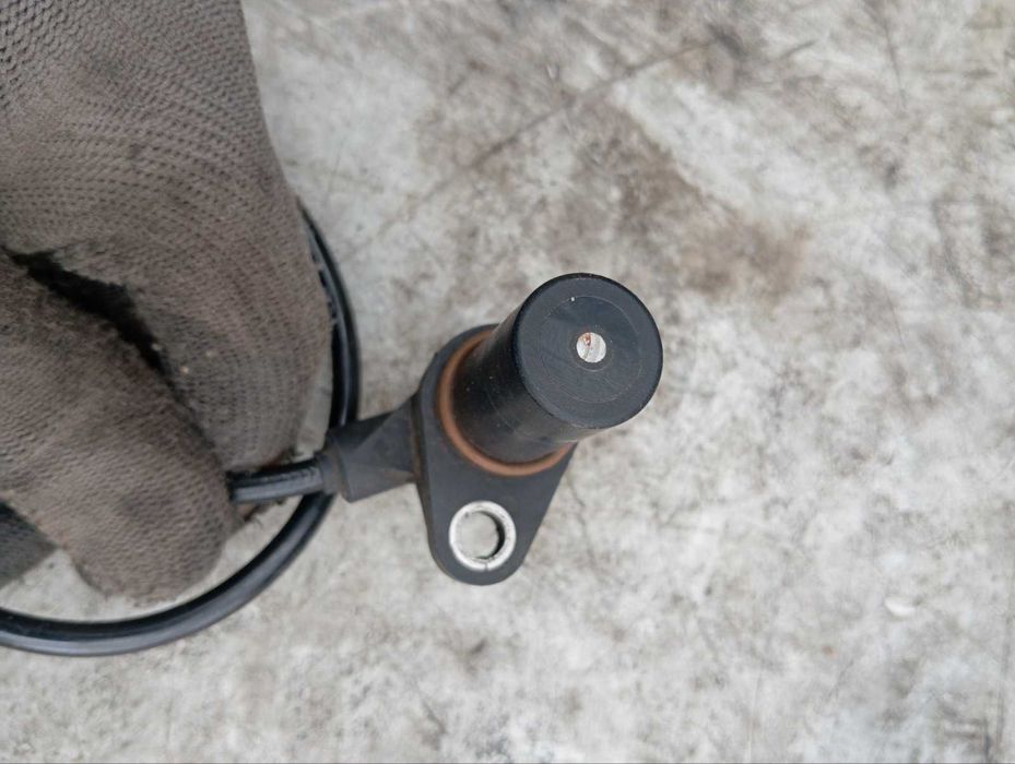 Датчик колінвалу Opel Astra G Omega B Vectra B C 2.0-2.2 0281002138