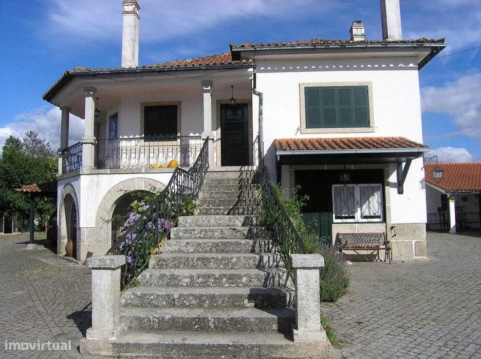 Moradia, Canas de Senhorim