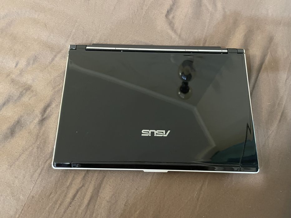 ASUS u1e б/у идеал