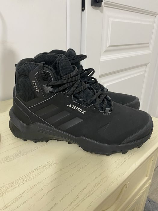 Ботинки термо адидас