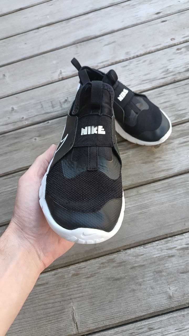 Nike Flex Runner 2. Кросівки 35.5 розмір. Бігові кросівки