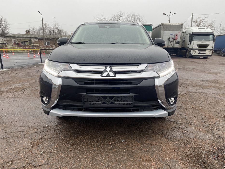 Плагін гібрід mitsubishi outlander phev