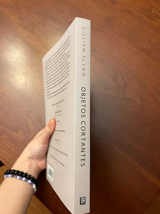 Objetos Cortantes, de Gillian Flynn