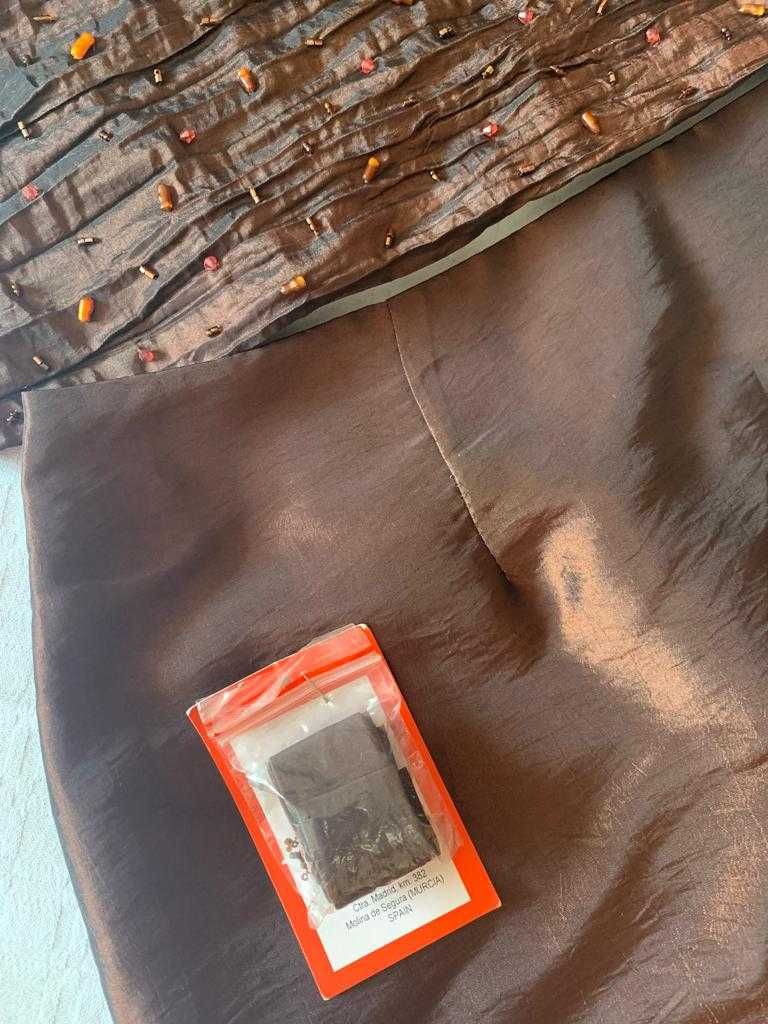 Conjunto Saia e Top Castanho