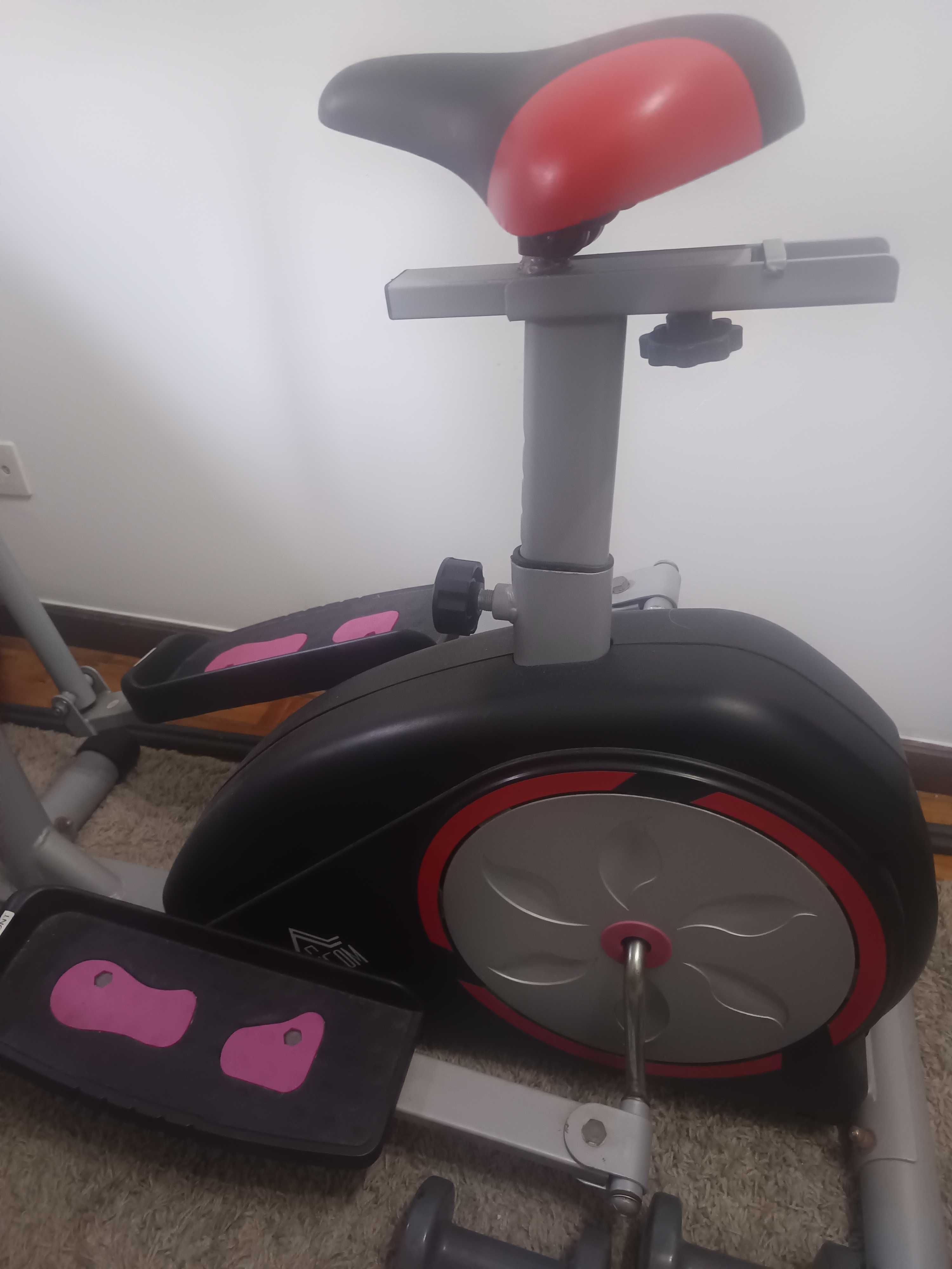 Bicicleta elíptica com  monitor LCD