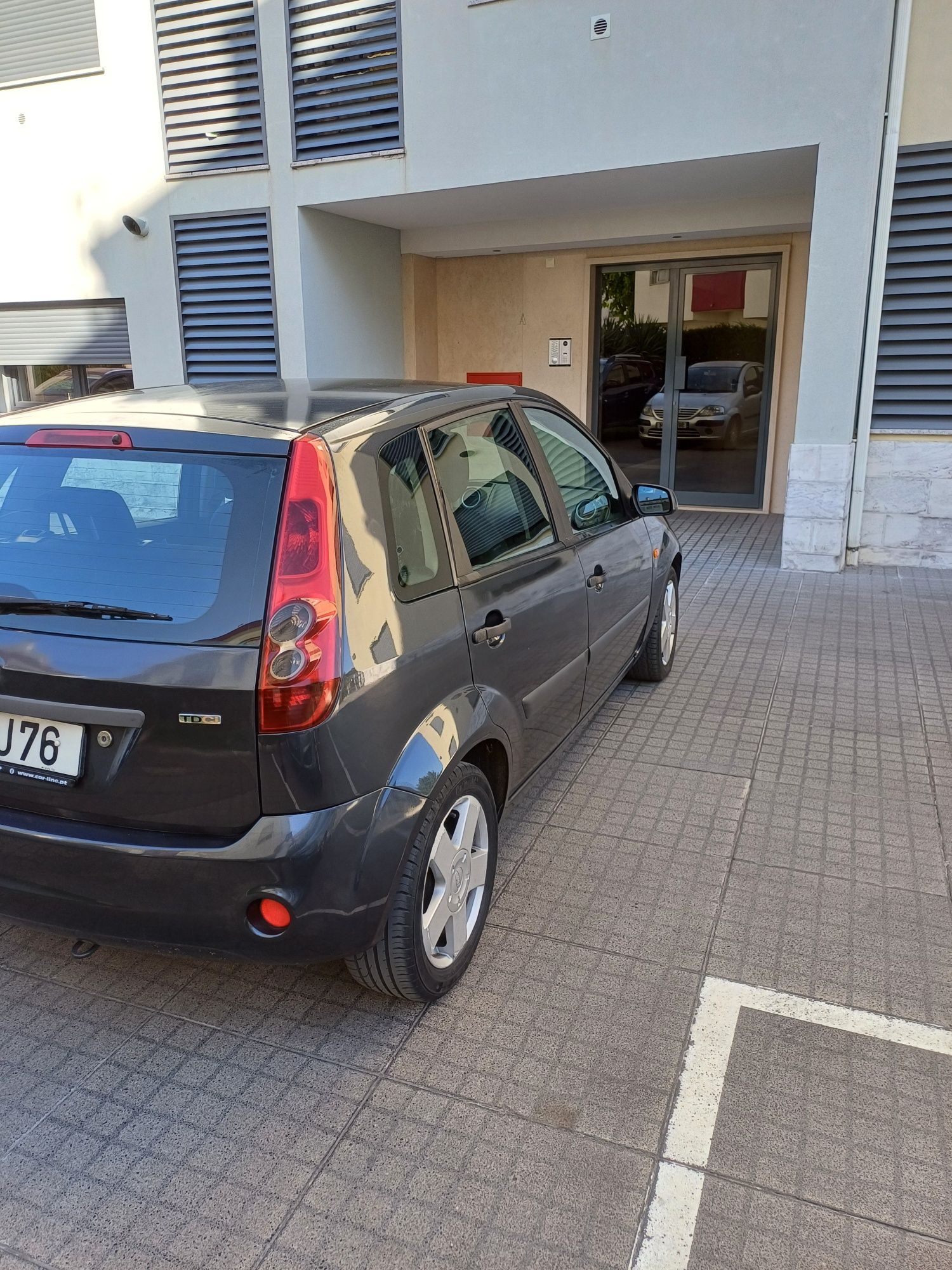 Ford Fiesta 1.4 Tdcii 5lugares de Garagem