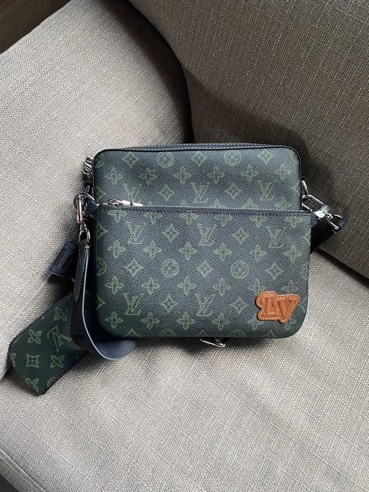 Louis Vuitton мужская сумка, оригинал, состояние идеальное