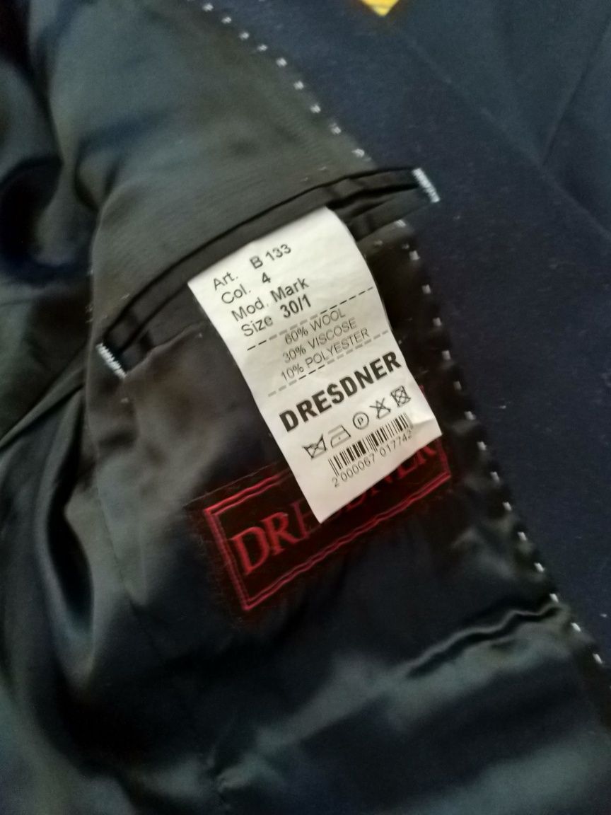 Продам пиджак синий однотонный немецкого бренда Dresdner р 132