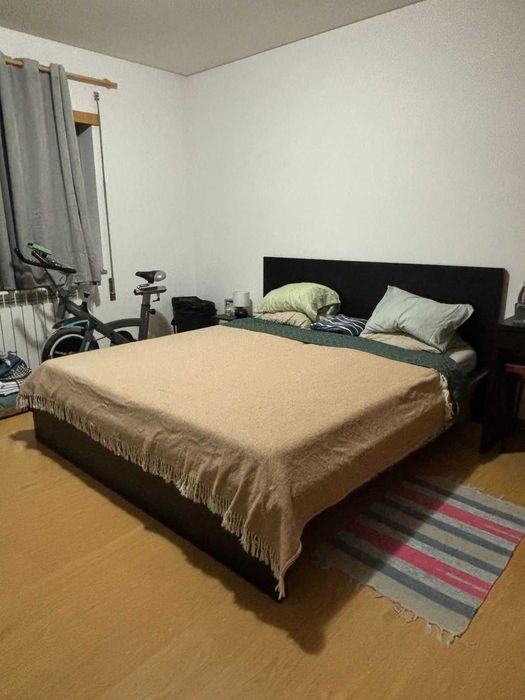 Cama Firme e Bem Cuidada - Valor Imperdível! (Sem Colchão)