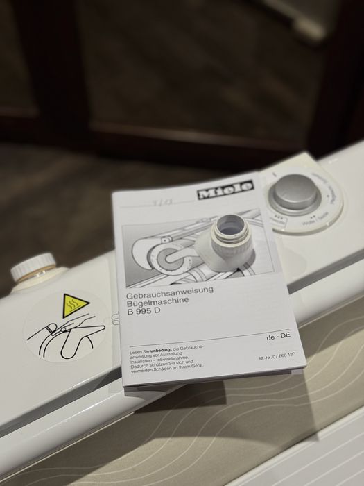 прасувальний каток Miele B995D – професійна якість прасування