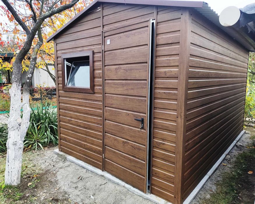 Drewnopodobny Domek z Dużym OKNEM!