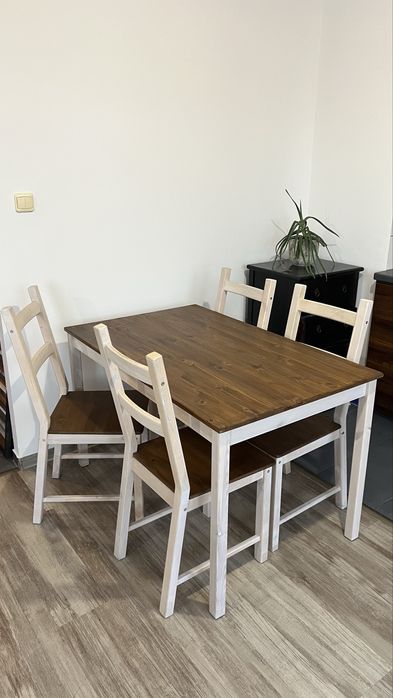 Stół i 4 krzesła zestaw mebli narożnik skrzynia stolik