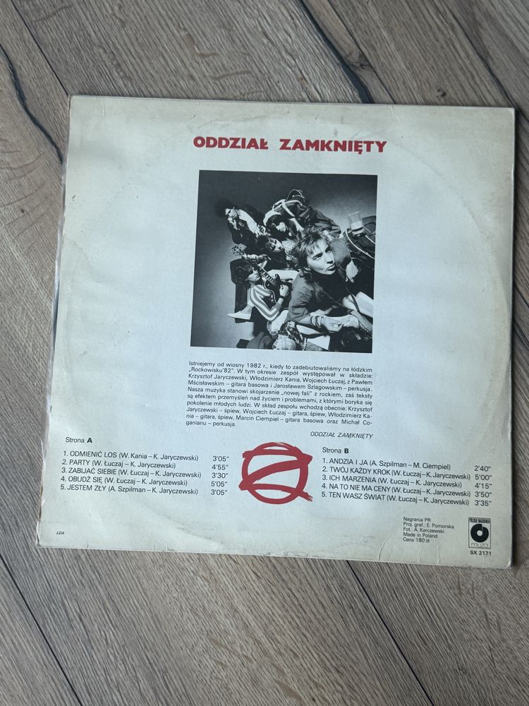 Winyl Odział Zamkniety