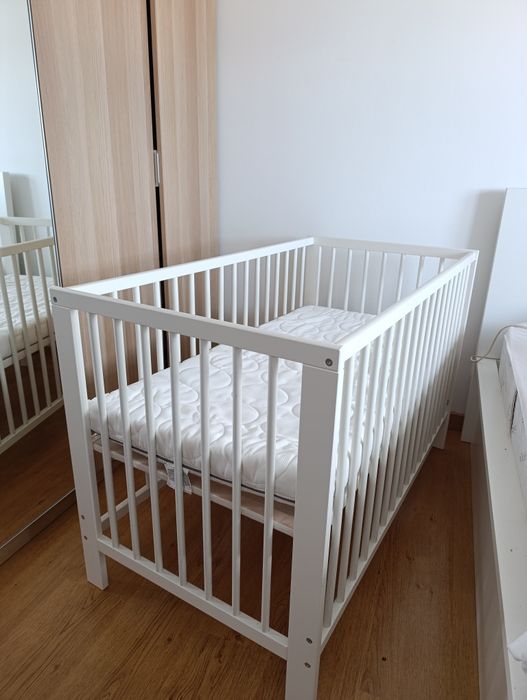 Berço IKEA evolutivo