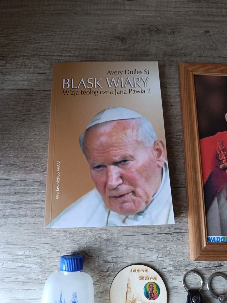 Dewocjonalia Jan Paweł II św Krzysztof medaliki krzyżyk różańce balsam