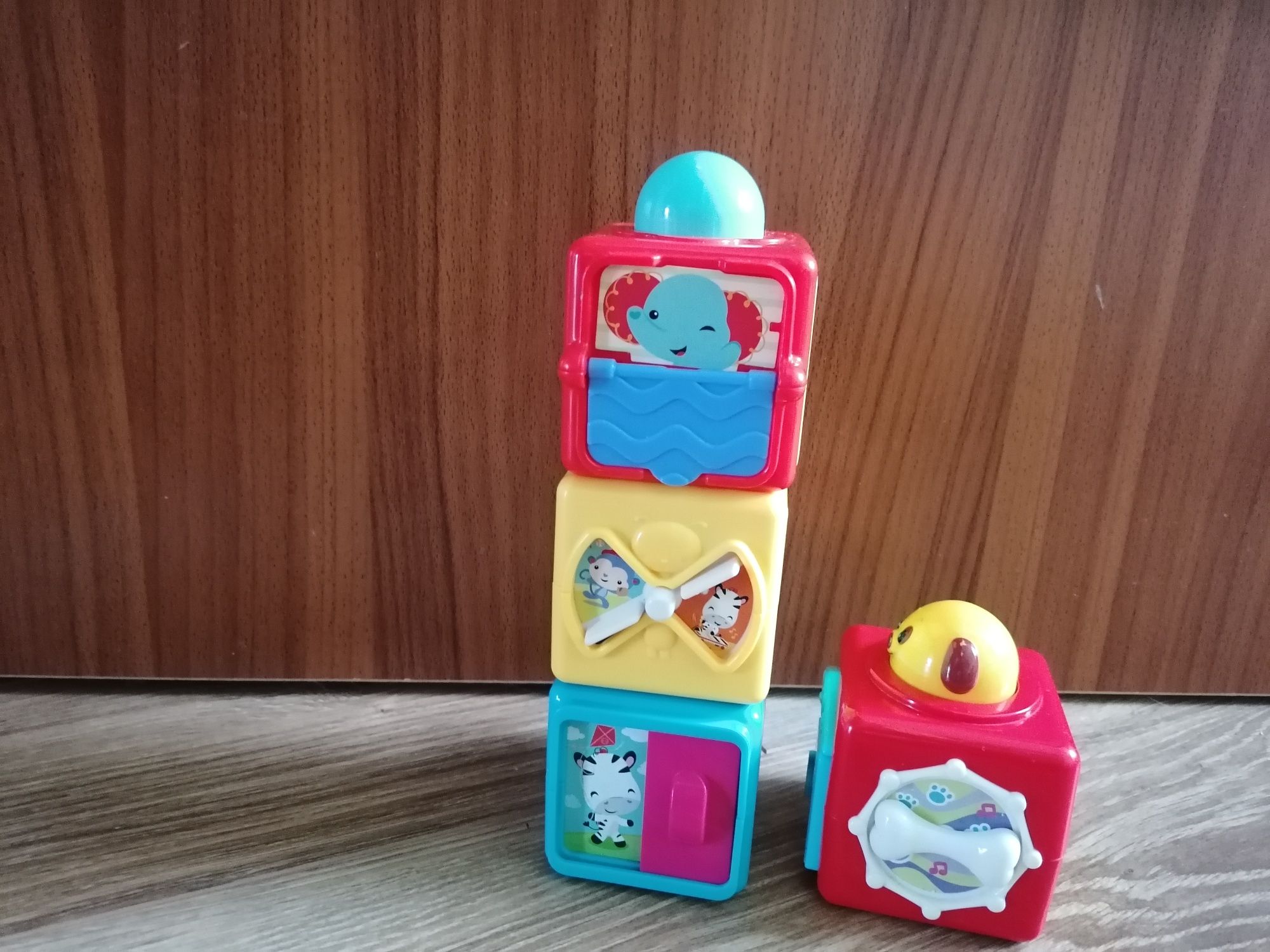 Fisher Price aktywne klocki ze zwierzątkami