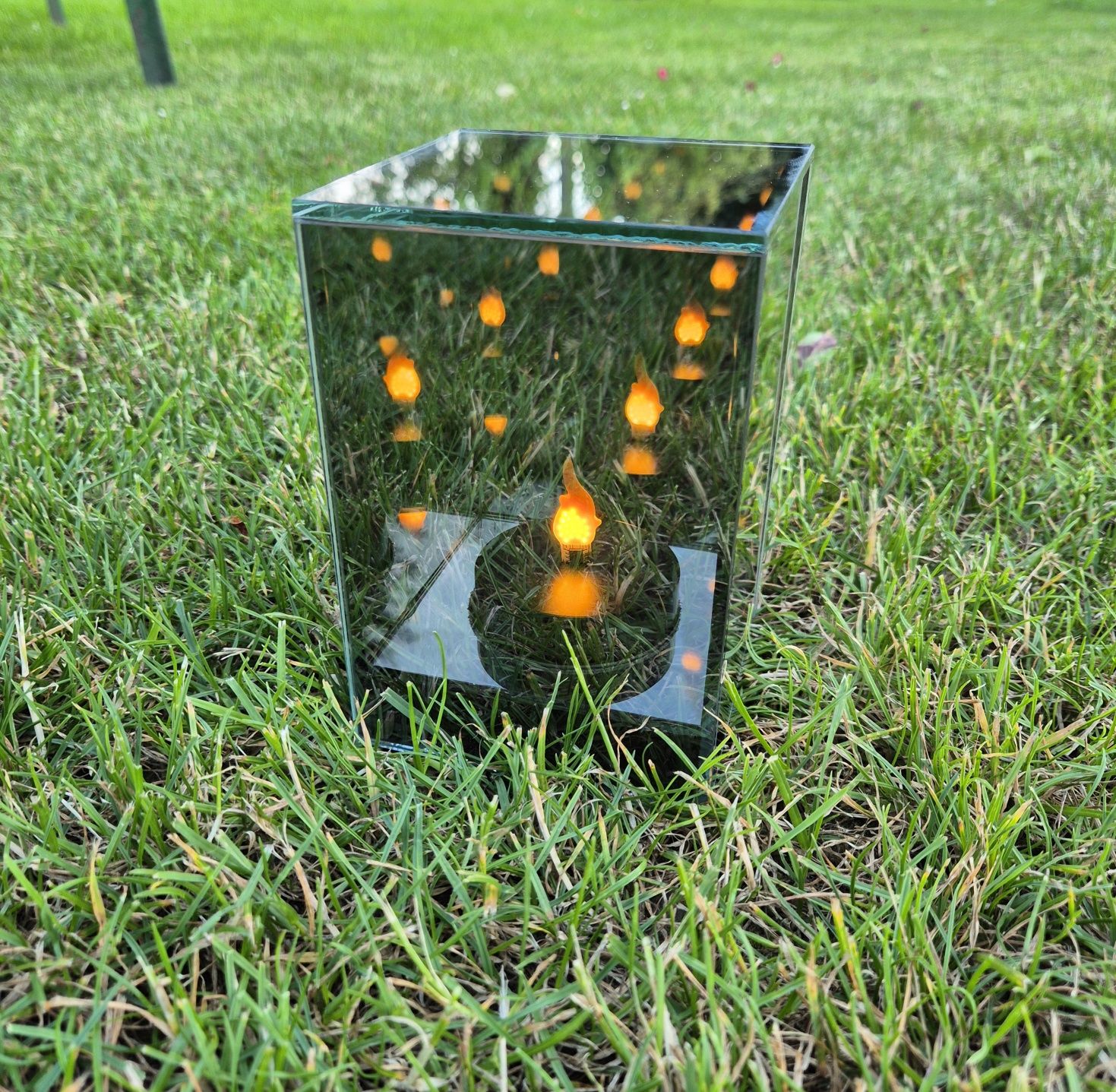Lampion znicz lustrzany 3D efekt płomienia KWADRAT